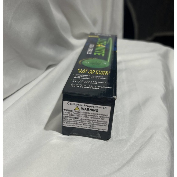 IZZO Golf‎ Lite4Nite Golf Balls. Kit includes UV flashight, 3 golf balls - Picture 6 of 6